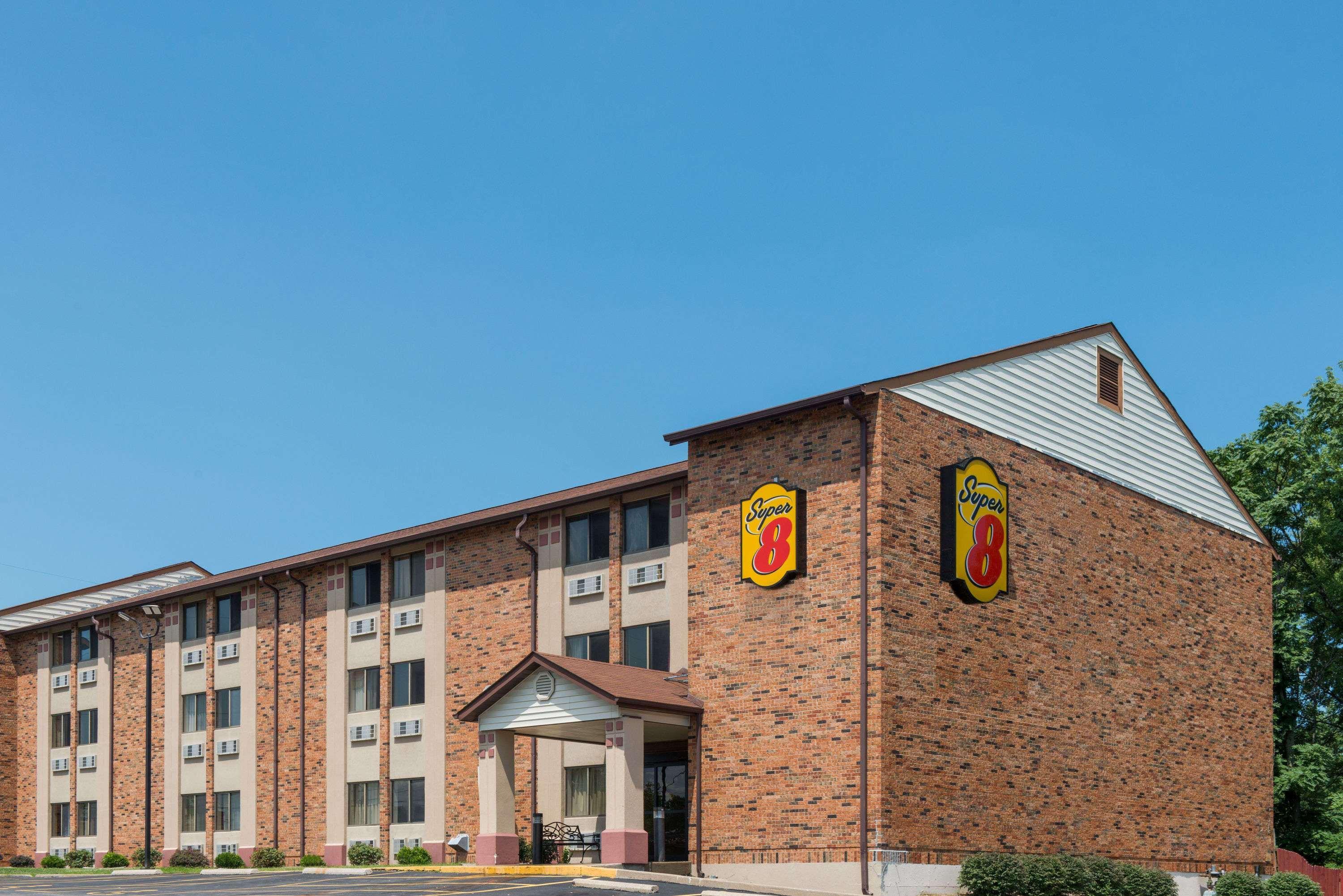 Hotel Super 8 By Wyndham St Charles Saint Charles Exterior foto