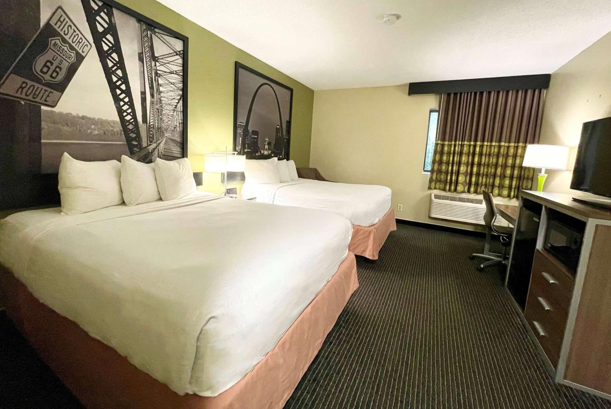 Hotel Super 8 By Wyndham St Charles Saint Charles Exterior foto
